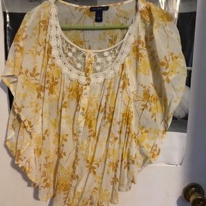 Flowy yellow floral and lace top